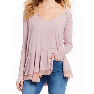 We the free woman’s Long Sleeve Ruffle Hem V-Neck  - Light Mauve